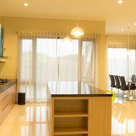 Daily Home Villa Dago Bandung Exterior photo